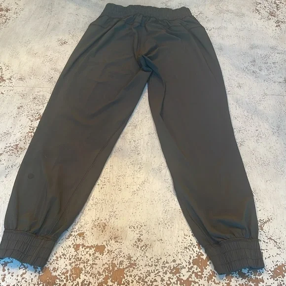 Lululemon Sun Setter Jogger - Picture 2 of 5